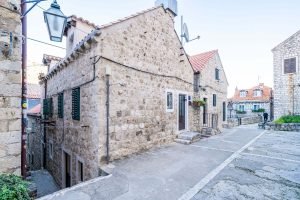 The Old Well Apartment located at Za Rupama 9 in Dubrovnik's Old Town.